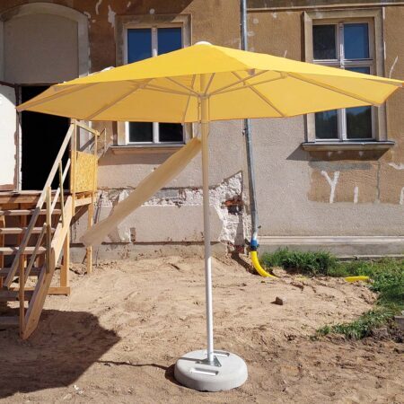 Sonnenschirm für einen Unternehmensstand