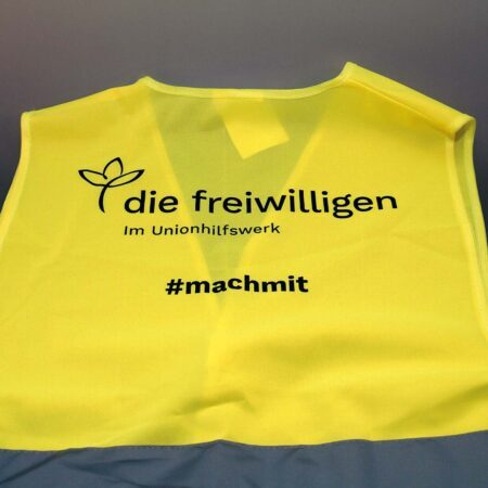 Warnweste mit Firmenlogo als Teamkleidung